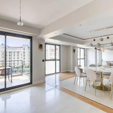 Carlton Riviera -