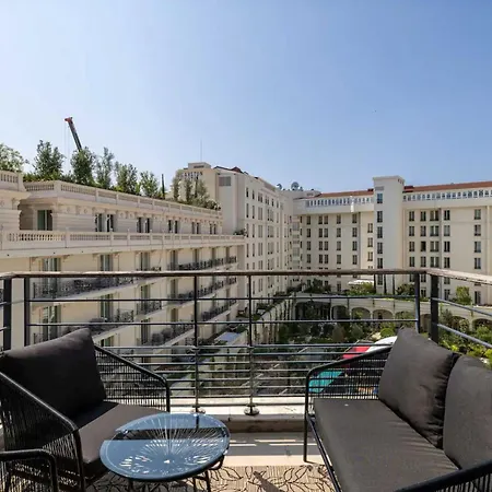 Apartment Carlton Riviera -