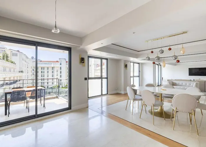 Carlton Riviera -